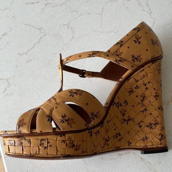 Bottega Veneta Floral Intrecciato Wedge Sandals - Picture 5 of 16